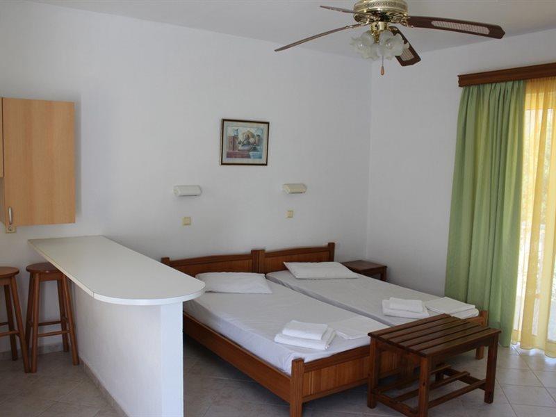 Eristos Beach Hotel Megálon Choríon Esterno foto
