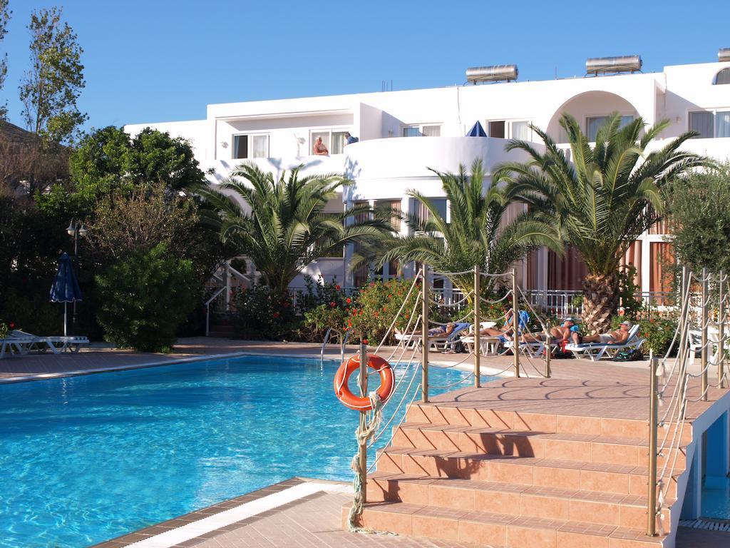 Eristos Beach Hotel Megálon Choríon Esterno foto