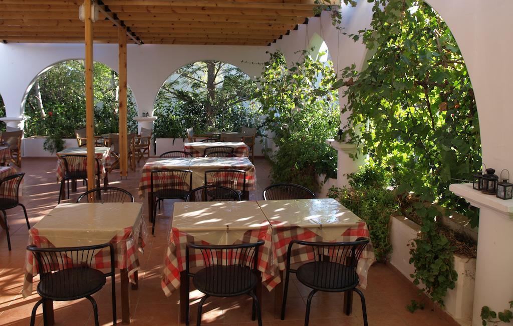 Eristos Beach Hotel Megálon Choríon Esterno foto