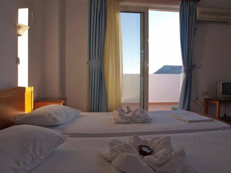 Eristos Beach Hotel Megálon Choríon Esterno foto