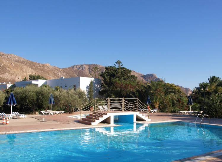 Eristos Beach Hotel Megálon Choríon Esterno foto