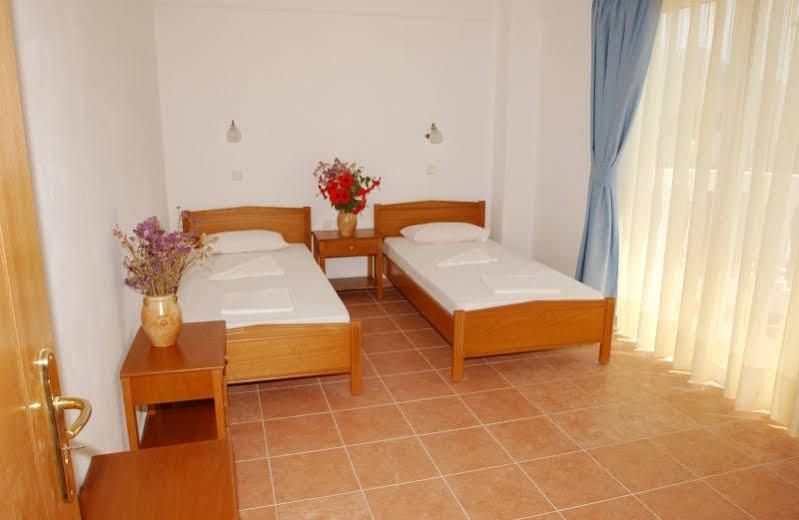 Eristos Beach Hotel Megálon Choríon Esterno foto